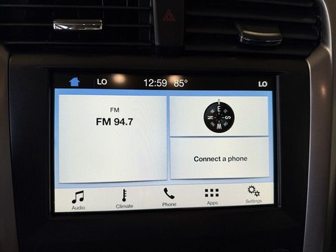Used 2018 Ford Fusion SE w/ Fusion SE Technology Package FWD image 17
