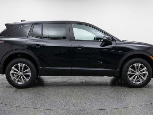 Used 2025 Chevrolet Equinox LT FWD image 11