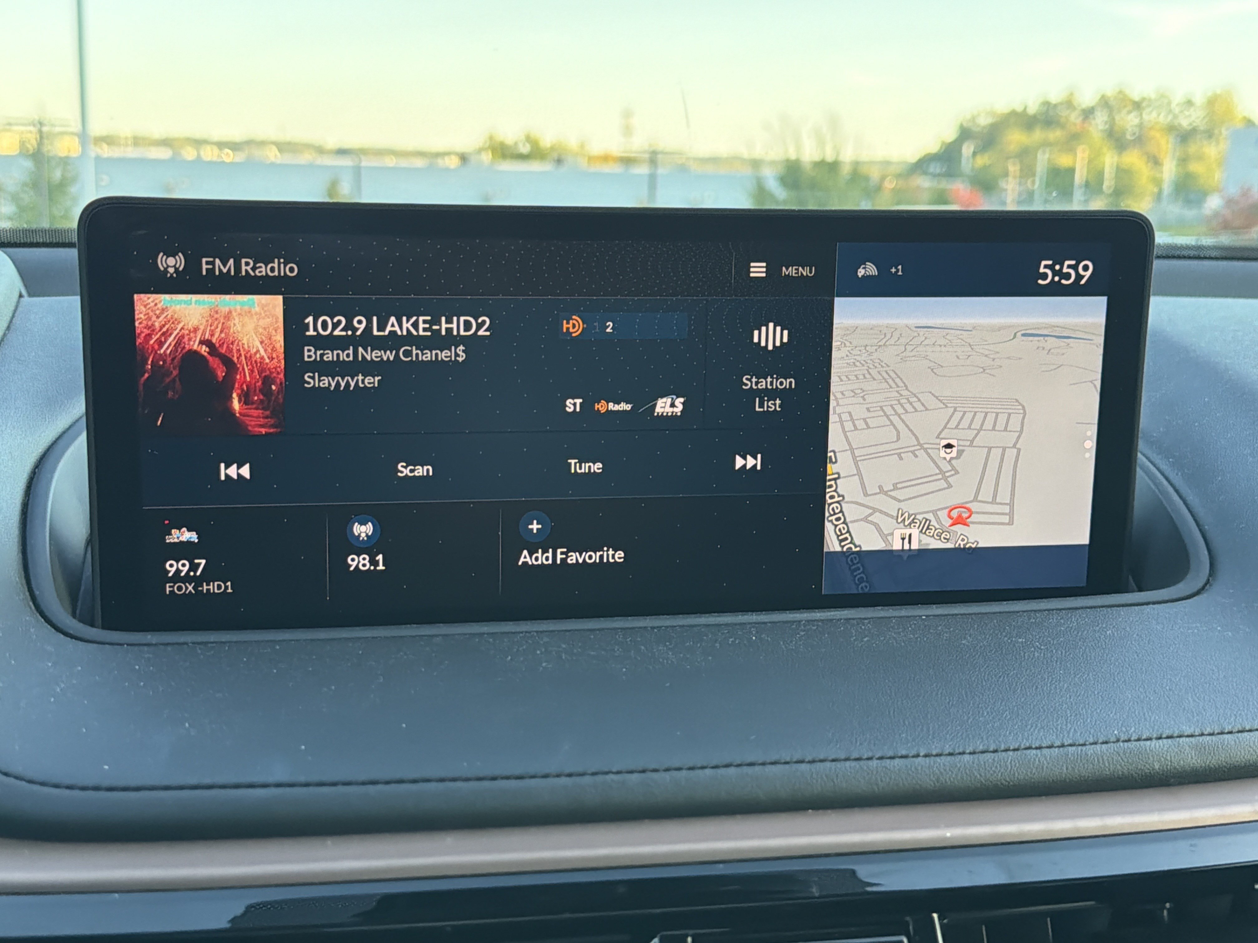 Used 2024 Acura MDX w/ Technology Package AWD/4WD image 23