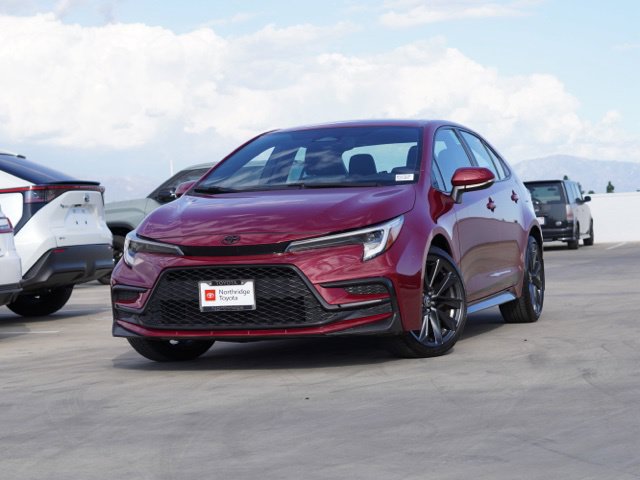 Certified 2025 Toyota Corolla SE FWD image 4
