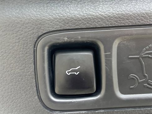 Used 2023 Ford Expedition Limited image 14