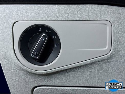 Used 2022 Volkswagen Tiguan SE image 10