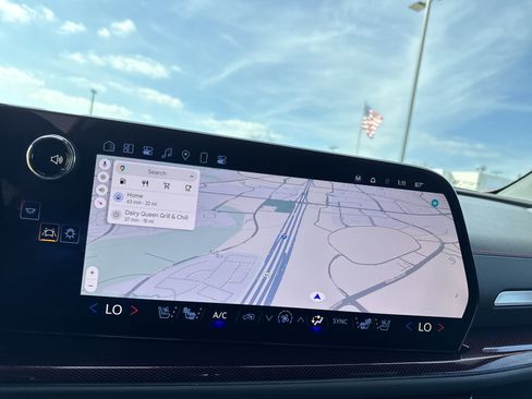 Used 2024 Chevrolet Traverse RS image 24