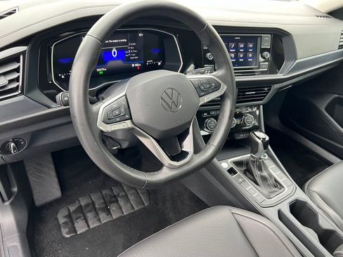 Used 2024 Volkswagen Jetta SE image 16