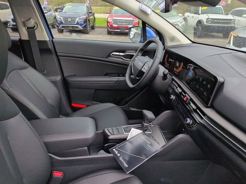 New 2026 Kia Sportage EX FWD image 7