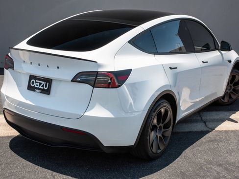 Used 2024 Tesla Model Y Long Range RWD image 25