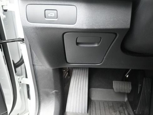 Certified 2026 Volvo XC90 B6 Ultra w/ Protection Package Premier AWD/4WD image 16