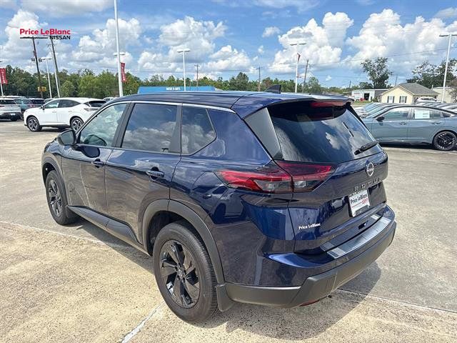 Certified 2026 Nissan Rogue SV FWD image 5