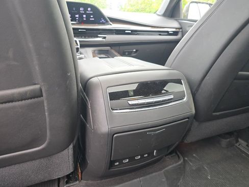 Used 2024 Cadillac Escalade Sport Platinum w/ LPO, ONYX Package AWD/4WD image 24