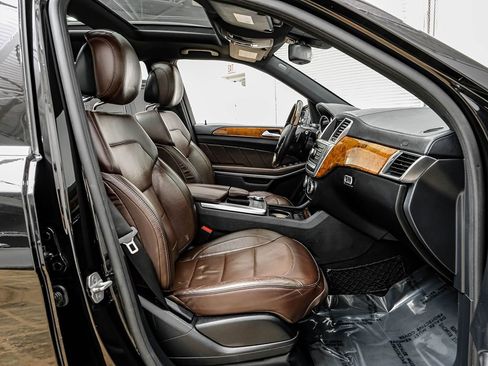 Used 2014 Mercedes-Benz GL 450 4MATIC image 28