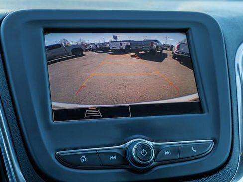 Used 2024 Chevrolet Equinox LT w/ Driver Convenience Package image 9