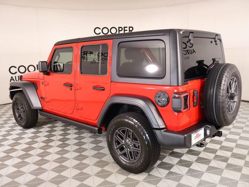 Used 2024 Jeep Wrangler Unlimited Sport AWD/4WD image 22