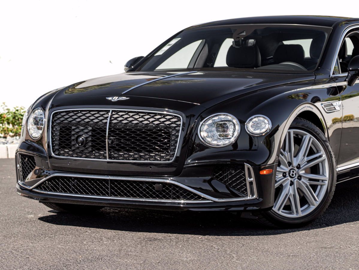 Used 2026 Bentley Flying Spur V8 AWD/4WD image 2