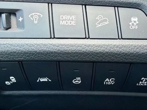 Used 2018 Hyundai Santa Fe Limited AWD/4WD image 15