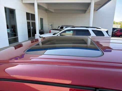 Used 2023 Nissan Frontier SV w/ SV Premium Package AWD/4WD image 6