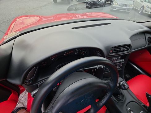 Used 2001 Chevrolet Corvette Z06 w/ Memory Pkg RWD image 26