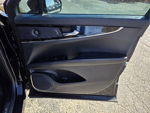 Used 2021 Lincoln Nautilus Reserve w/ Equipment Group 201A image 16