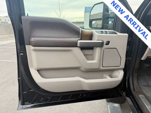 Used 2018 Ford F250 Platinum w/ Platinum Ultimate Package image 9