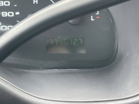 Used 2005 Ford E-350 and Econoline 350 Extended Super Duty image 13