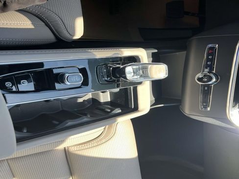 New 2026 Volvo XC90 T8 Ultra w/ Protection Package Premier AWD/4WD image 32