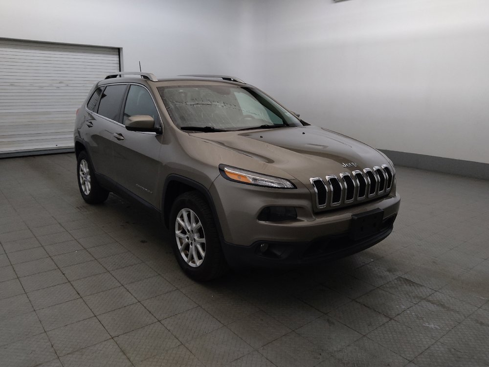 Used 2017 Jeep Cherokee Latitude w/ Cold Weather Group AWD/4WD image 13
