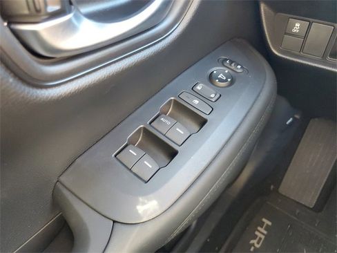 Certified 2025 Honda HR-V LX image 25
