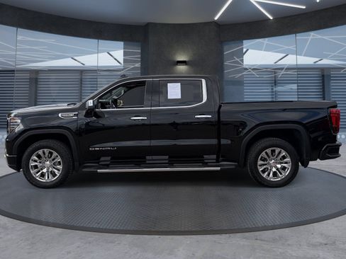 Used 2024 GMC Sierra 1500 Denali w/ Technology Package AWD/4WD image 3