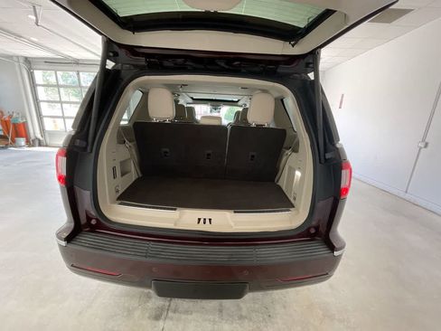 Used 2020 Lincoln Navigator Reserve w/ Luxury Package AWD/4WD image 25