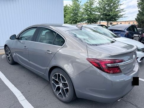 Used 2017 Buick Regal Sport Touring FWD image 8