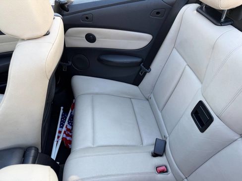 Used 2012 BMW 135i Convertible image 23