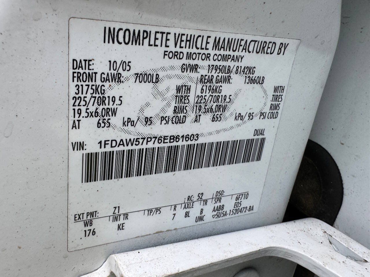 Used 2006 Ford F550 4x4 Crew Cab Super Duty image 6