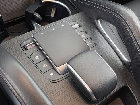 Used 2024 Mercedes-Benz GLE 350 4MATIC image 17