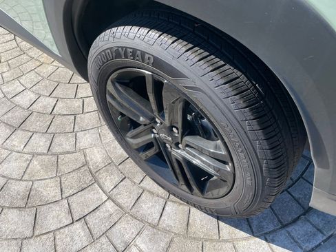 Used 2025 Chevrolet Trax ACTIV w/ Driver Confidence Package image 29