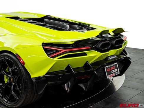 Used 2025 Lamborghini Revuelto AWD/4WD image 22