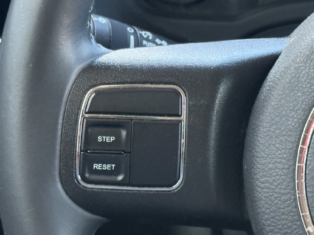 Used 2015 Jeep Patriot High Altitude FWD image 12