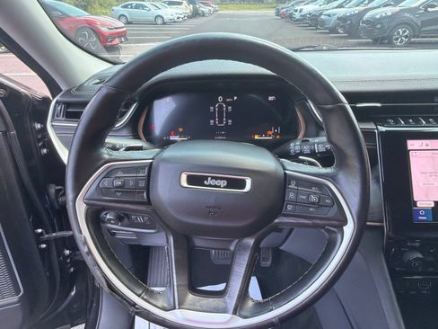 Used 2021 Jeep Grand Cherokee L Limited AWD/4WD image 15