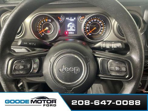 Used 2018 Jeep Wrangler Unlimited Sport AWD/4WD image 14