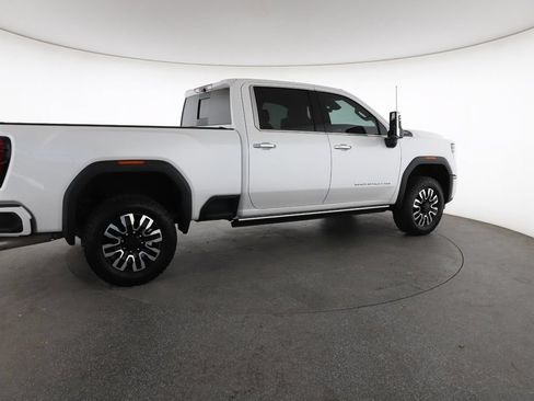 Certified 2025 GMC Sierra 2500 Denali Ultimate w/ Max Trailering Package AWD/4WD image 13