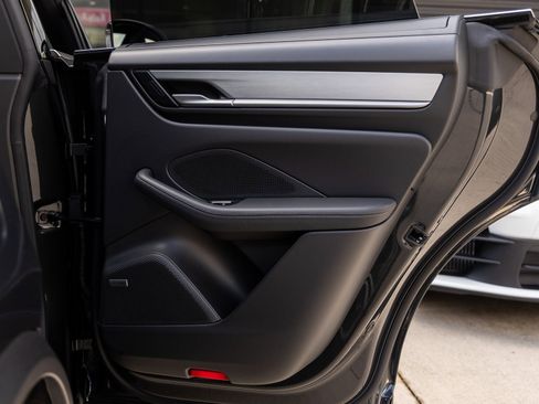 New 2025 Porsche Macan 4S Electric image 40