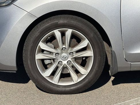 Used 2013 Hyundai Elantra GT image 24