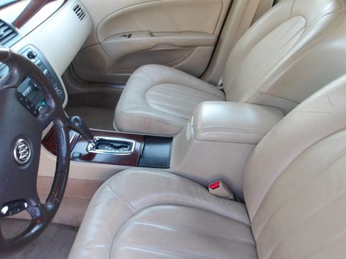 Used 2009 Buick Lucerne CXL image 16
