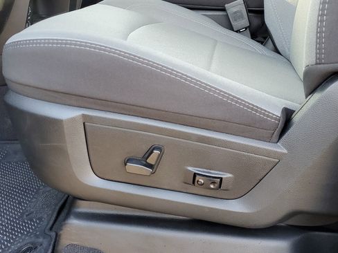 Used 2024 RAM 2500 Big Horn w/ Bed Utility Group image 9