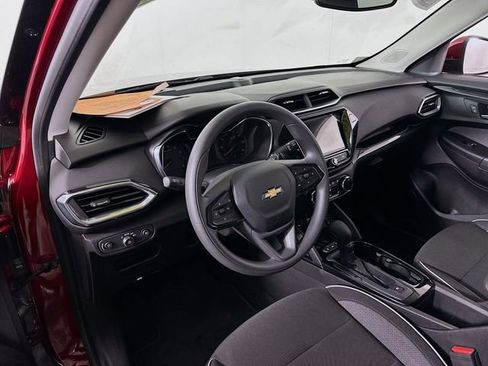 Used 2023 Chevrolet TrailBlazer LT w/ Convenience Package image 7