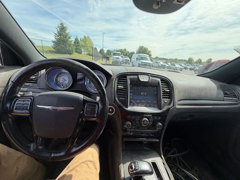 Used 2014 Chrysler 300 S AWD/4WD image 9