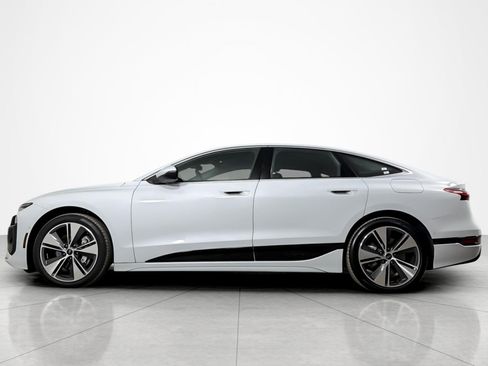 Used 2025 Audi A6 e-tron Premium RWD image 2