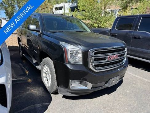 Used 2017 GMC Yukon SLT AWD/4WD image 3