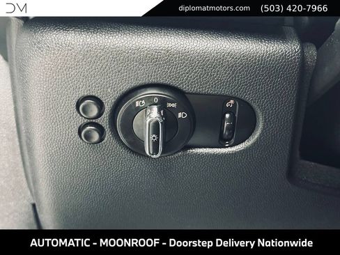 Used 2019 MINI Cooper 4-Door Hardtop w/ Signature Upholstery Package FWD image 32
