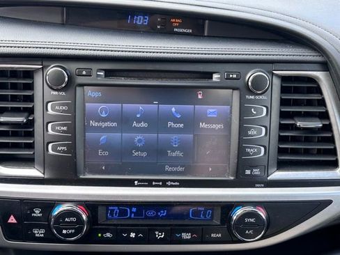 Used 2018 Toyota Highlander SE AWD/4WD image 18
