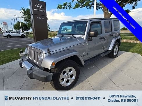 Used 2015 Jeep Wrangler Unlimited Sahara w/ Connectivity Group AWD/4WD image 1