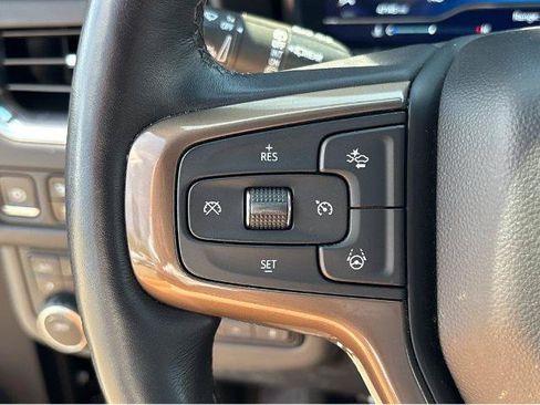 Used 2023 Chevrolet Suburban High Country w/ Advanced Technology Package AWD/4WD image 20